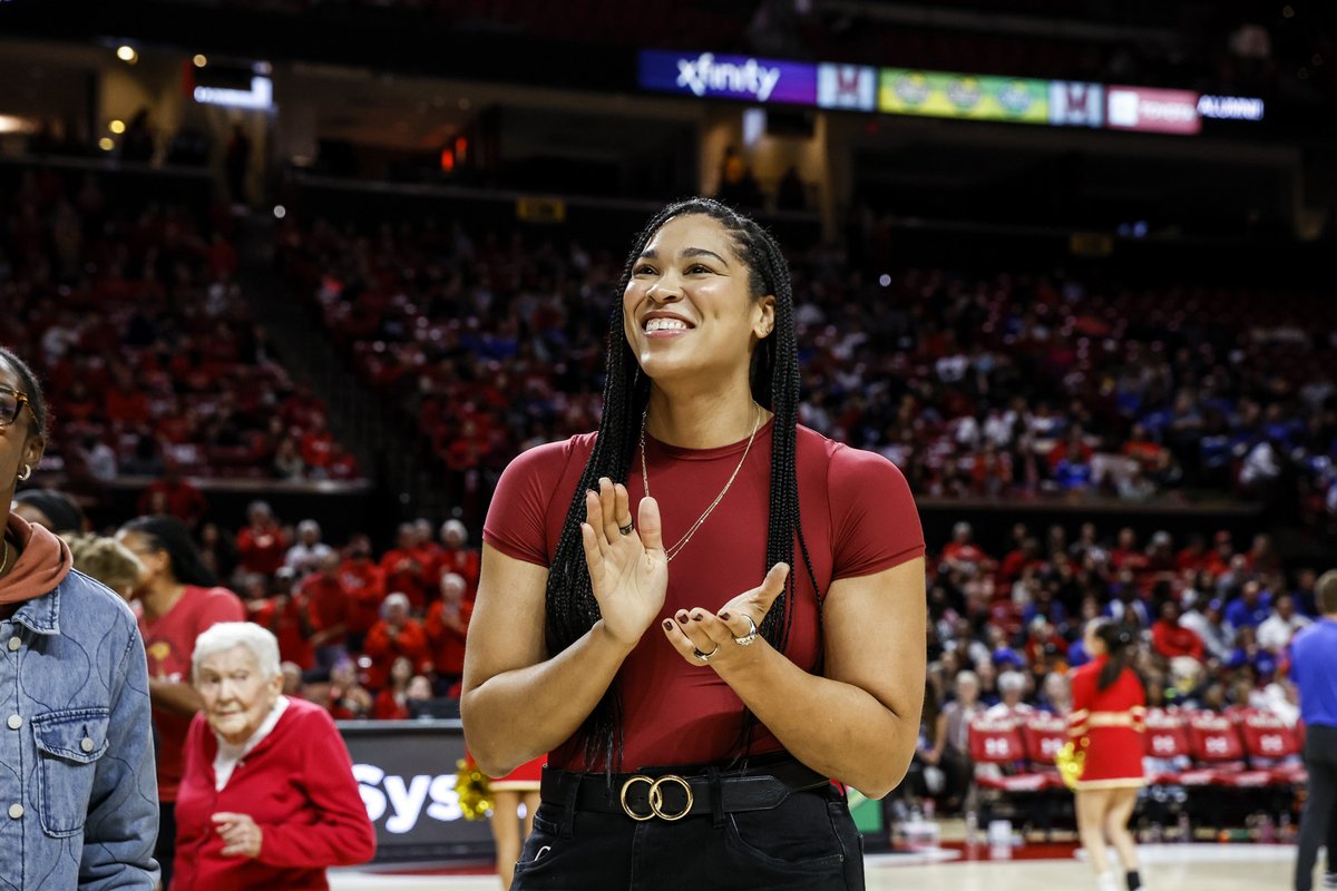 Celebrated our 2015 Final Four team today! 

#faMily 🐢