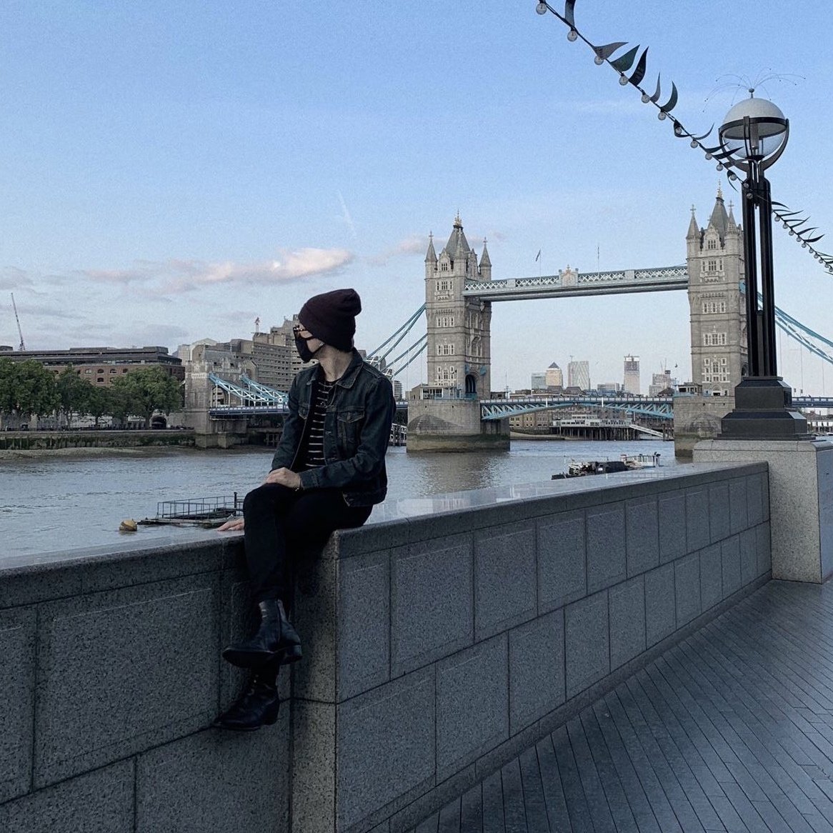 afro_jimin's tweet photo. He deserves this European award for being the only kpop act charting on European countries on all platforms this year and being the longest charting on UK Official charts 🇬🇧

Congratulations king of Europe https://t.co/BzyYmSV9bv