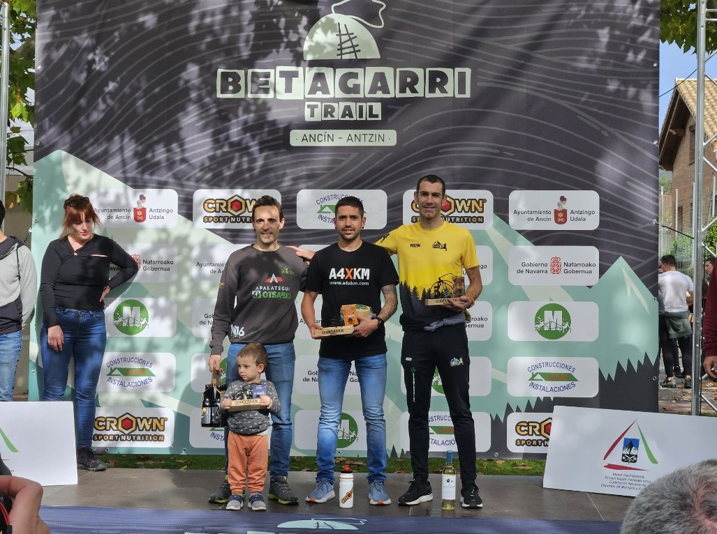 Y aunque hayan pasado ya algunos dias de su último podium, no me quiero olvidar de Arkaitz. Son muchos años ya de confianza mutua. Es incalculable lo que un deportista como él puede aportar a un entrenador