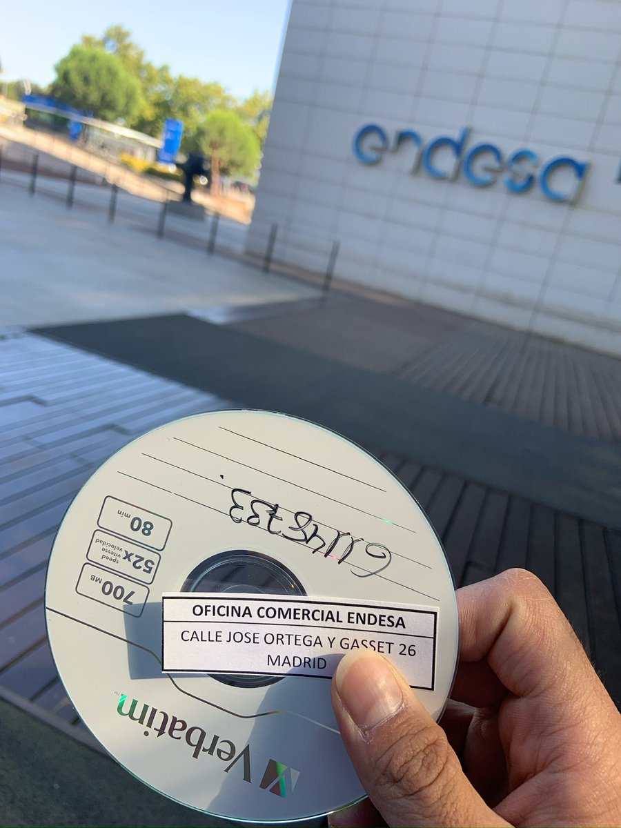 Pomo_20's tweet photo. @EndesaClientes @EndesaClientes podéis enviarme de un vez la grabación de la contratación FRAUDULENTA que me habéis realizado? Que me habeis enviado un CD vacío. A estrenar. Y no me la termináis de enviar. Os dejo foto. Gracias 😉 https://t.co/TWxrrxuyyu
