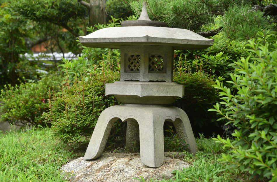 COTO_NO_HA_jp's tweet photo. おはようございます、ことのはjpです🍃

本日の読み物は、
【真壁石燈籠】優美と堅牢を極める職人技が息づく伝統【茨城県 桜川市】📖

職人が石と対話してうまれたモノは、単なる工芸品ではなく、時を超えた芸術品です😌

#ことのはjp
#真壁石燈籠

https://t.co/JMazaFgkQD https://t.co/gEK2H9xW2l