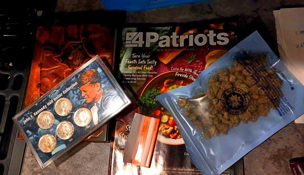 I4m166's tweet image. #TwoMasters = 153 s = M. "two E. stars."
+ #GhostPurple = 157 s = "H. Got Pure pls?!"
310 s. - 115 s #CptnRedEye = 195 s

195 = N. "Houston Texas, = #Resurrection Day. = #BrotherAndSister = One Nation #UnderGod. 🇺🇸🫵🏻= Revolutionary! = #WorkingTogether, = Egyptian 
#Theory cc." A