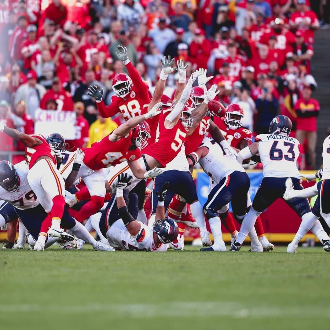 NGSiegel's tweet photo. #Chiefs 
#ChiefsKingdom 
#BlockedFG https://t.co/TBEhGx0aEb
