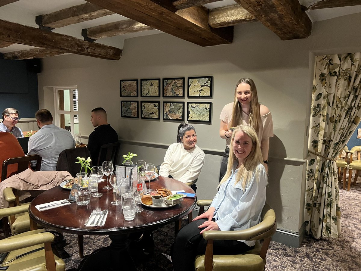 Good meetings starting with meaningful discussions &amp;  debates and of course great conversations start over high  quality food! Bring it on tomorrow! A packed Hip dedicated day it is ! 
#EarlyInterventionHipSurgery
#HipPreservation 
#OrthopaedicResearchUK