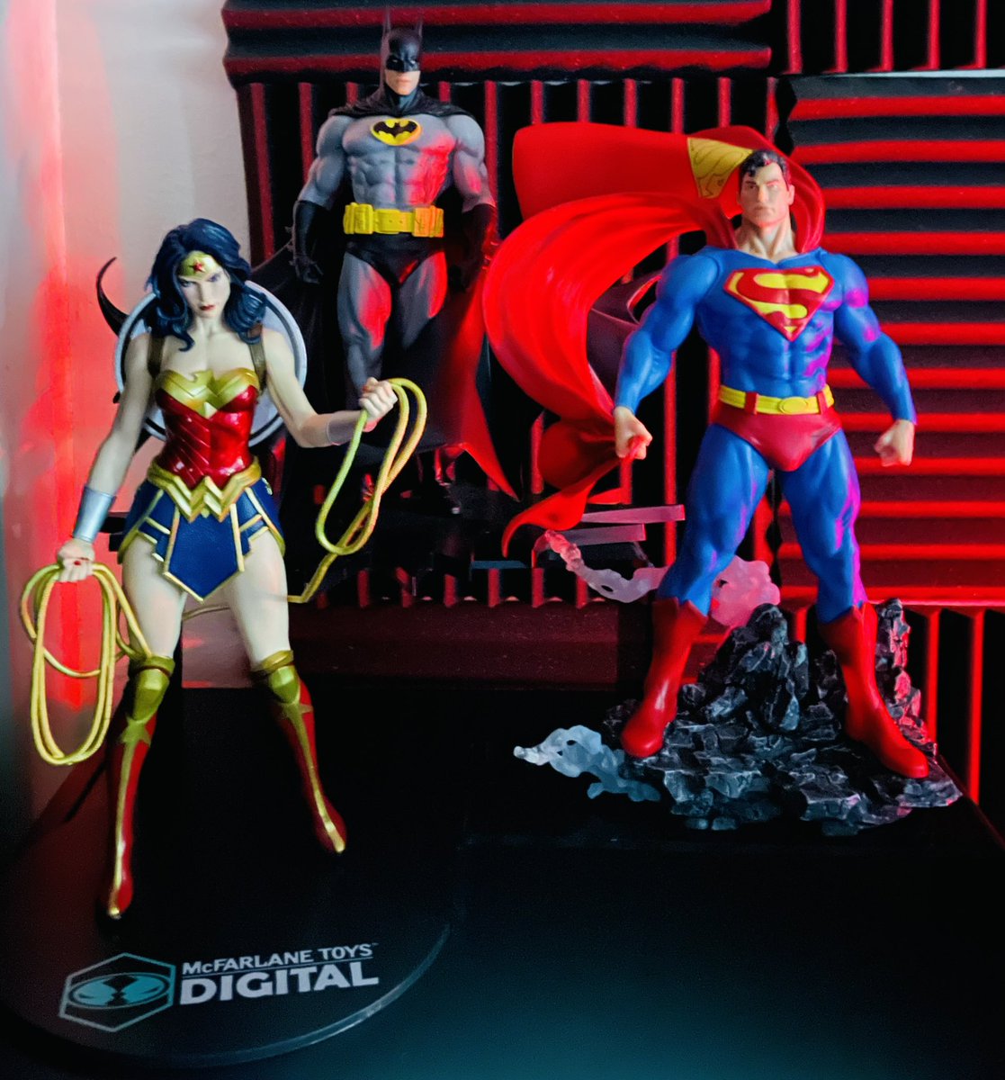 TheAngryBadger3's tweet image. Batman, Superman, &amp;amp; Wonder Woman #thetrinity