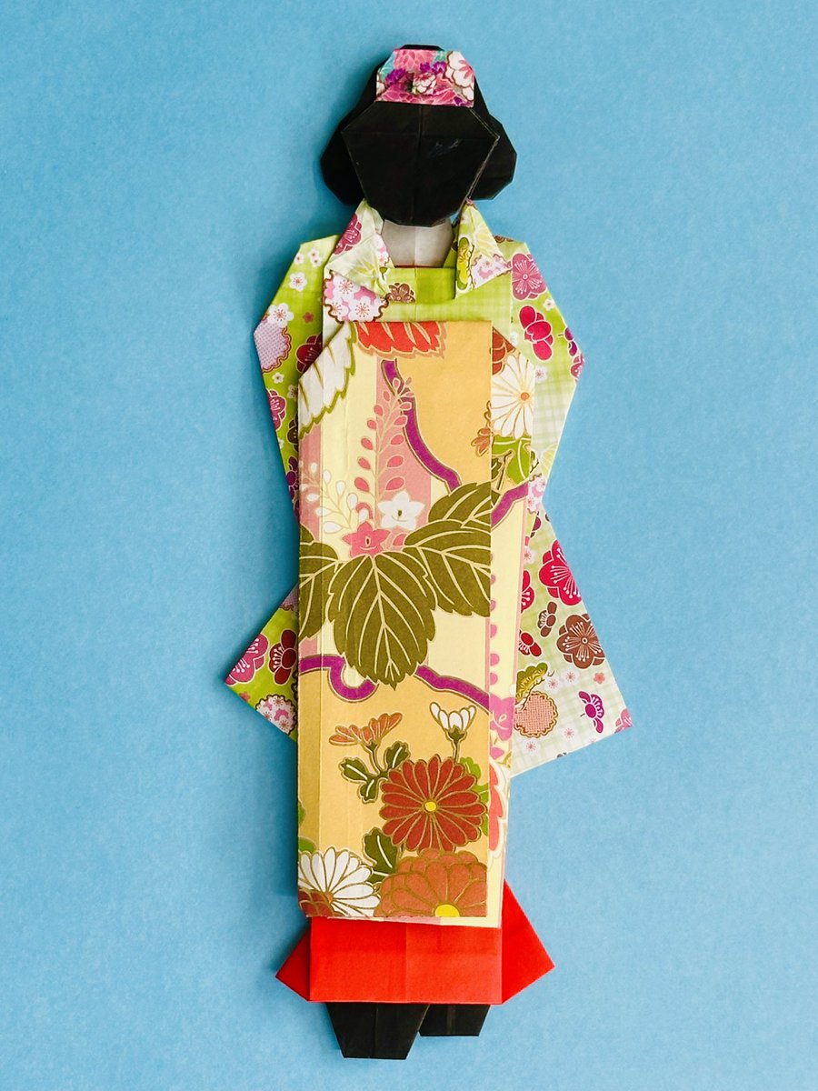 Back view of Maiko-san by Yaeko Kubota and three model #日本折紙