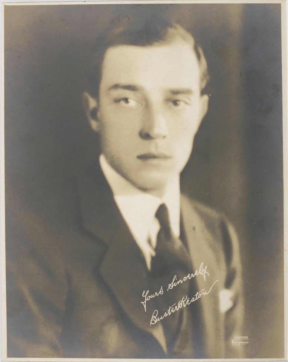 BusterfEver's tweet photo. Buster Keaton photographed by the great the Melbourne Spurr.
#BusterFever
#BusterForever https://t.co/iZHawaTV6N