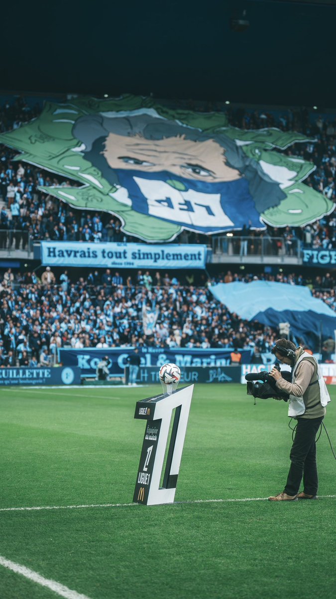 RS076's tweet photo. Moment fond d’écran de ce dernier match #hac #lehavre #HACSDR #Ligue1 https://t.co/PCaa22xBGT