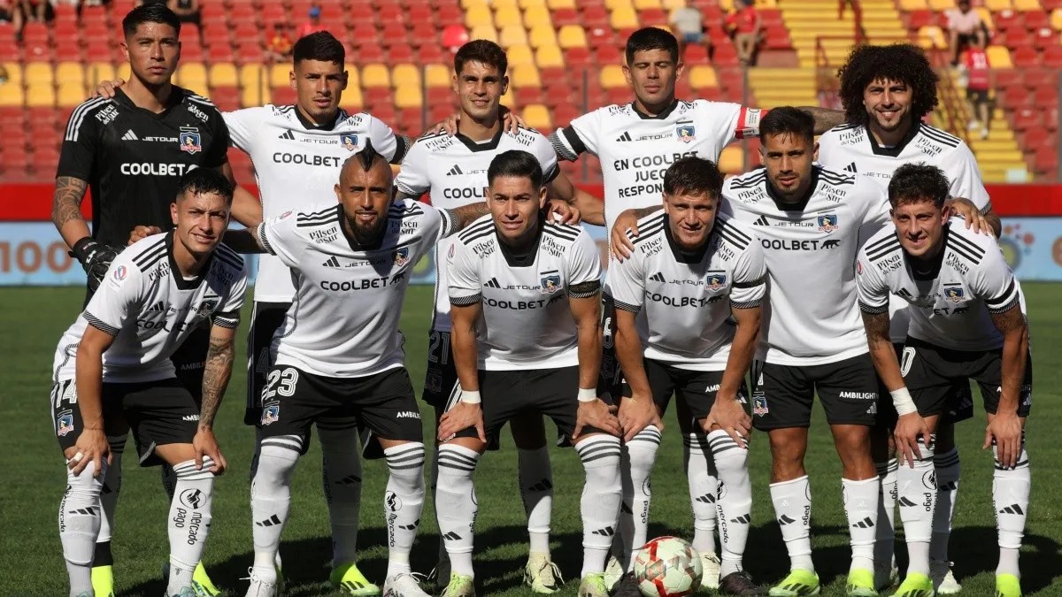 SanMarinoTeam's tweet photo. Felicidades a los hinchas de Colo Colo por ser los nuevos campeones de la Liga de Chile. 🇨🇱

Gran campaña, @ColoColo 👊 https://t.co/lvy6xP1bqe