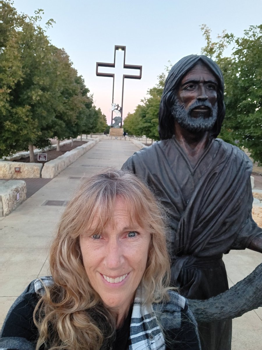proudmomma2's tweet photo. Jesus, my Savior. and Fisher of men https://t.co/EsXgzQoJlN