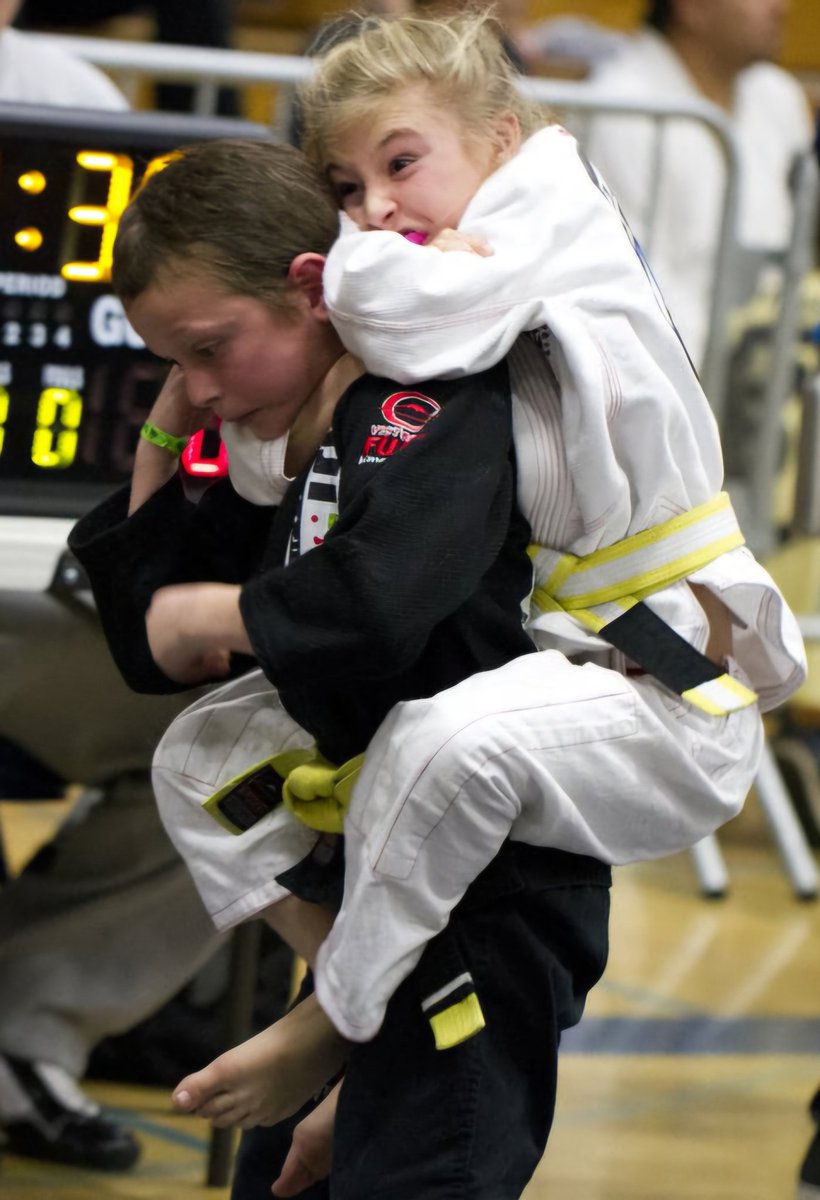 The_Sub_Clan's tweet photo. It's Sub Sunday... Right before this happened he ripped her Barbie out of her hands and said, "What are you gonna do about it?" We all make mistakes... Get on the mats and make em tap. 
#subsunday #subclan #brazilianjiujitsu #bjj #submissiongrappling #choke #girlsrule #graciejiujitsu #protectyaneck