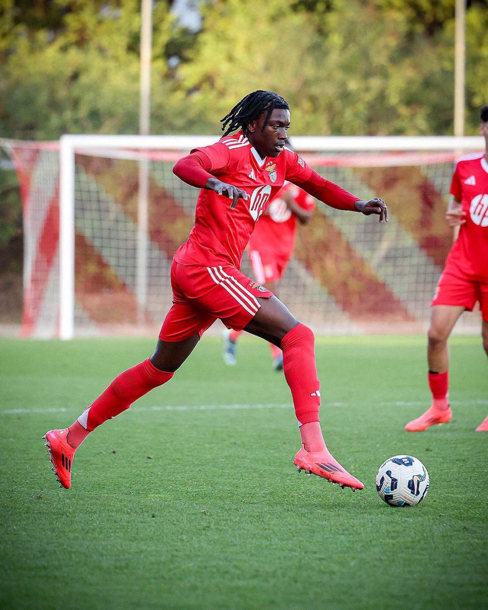 KavRetired's tweet photo. If I could give you 4 Irish players to look out for.

These 4 are my picks

Jaden Umeh (16, Benfica)
Michael Noonan (16, St Pats)
Oisin McDonagh (16, Venezia)
Rory Finneran (16, Newcastle) https://t.co/3Nhz751Cbx