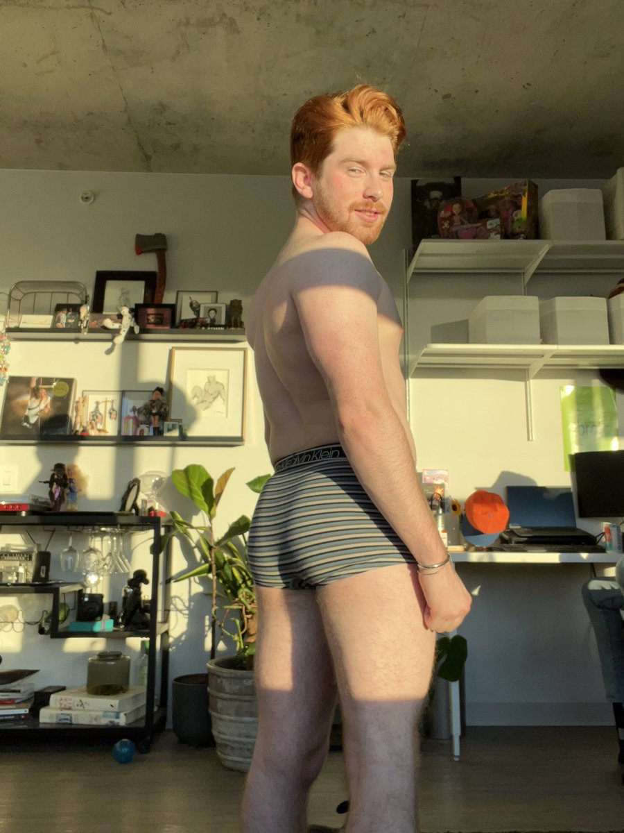 Redheadfred8's tweet photo. @TikiVonte Had to wait for the right lighting 😗 https://t.co/ezIuRoUFBB