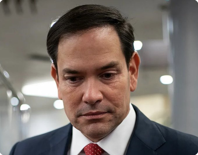 Marco Rubio viene de una familia de narcotraficantes, toda su carrera politica ha sido financiada con narcotráfico, por eso es que lo llaman "narco rubio".
Trump tendrá a un narco público y notorio en su equipo de gobierno?
Veremos.