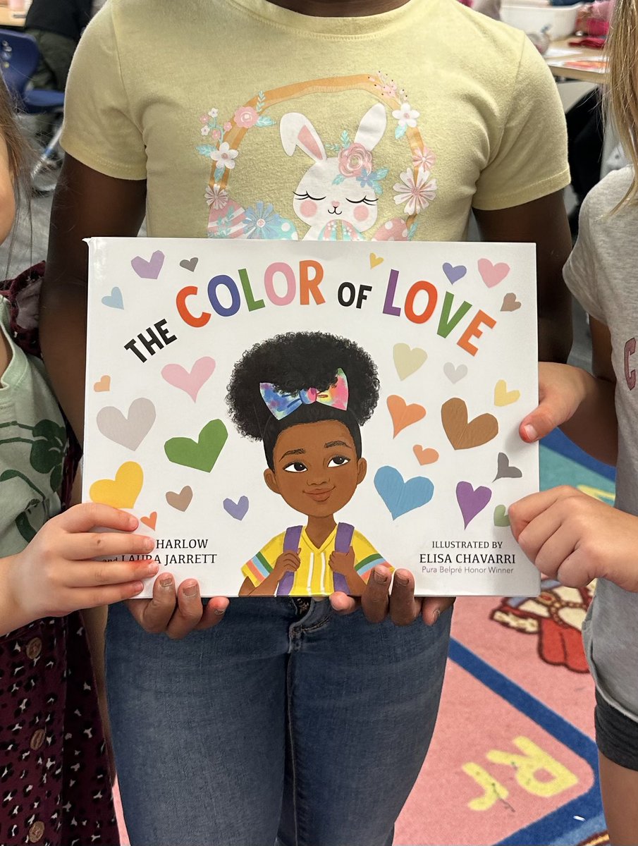 MissConnsClass's tweet image. We read your beautiful book and we were inspired to share it with our buddy class. Then we made our own hearts that are now are showcased in our main hallway!Thank you both for writing such a lovely book.♥️ 🫶🏽🫶🏿🫶🏻
@LauraAJarrett @PoppyHarlow