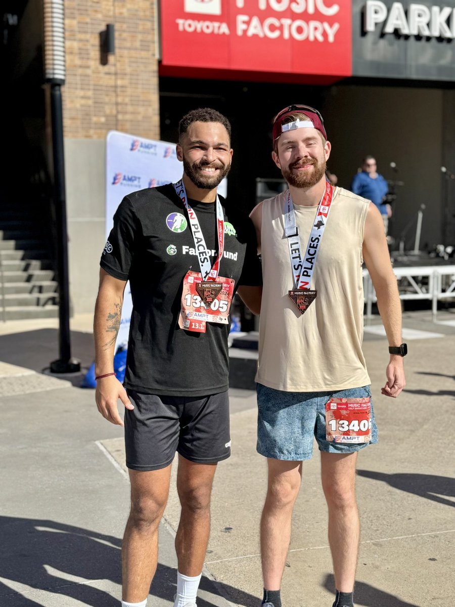 chasesnider's tweet photo. Absolutely STELLAR day with a PR and my friend’s first half #marathon ever at @ThePavilionTMF. #ChaseRUNS https://t.co/T0lEEwrsOU