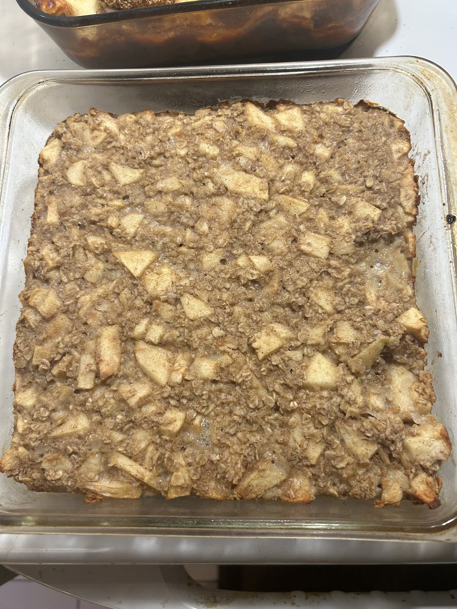JeffsJourney_Eh's tweet photo. Jeff’s kitchen is now closed for the day!!! Yummy #eggplantparmigiana and an #appleoatmeal bake! #homecooking #smellsgreat #tasty #supper 😋👍 https://t.co/7Jtc1m28cw