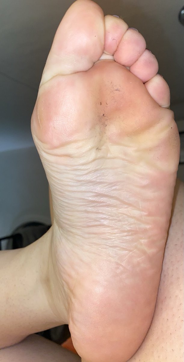 mysexytoes8's tweet image. nice and smelly 🤭 they’re waiting for you 👀