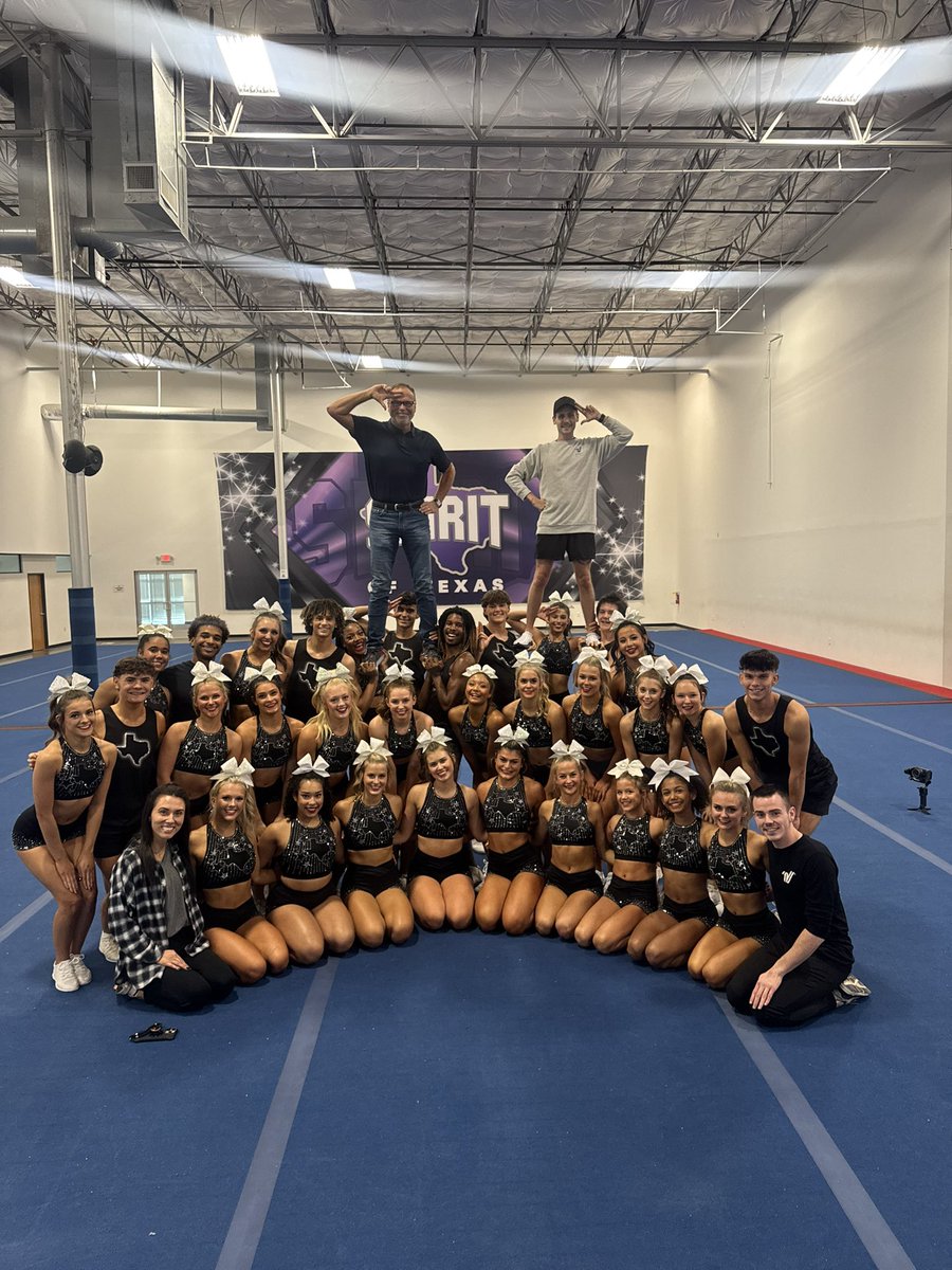 We had the best time filming for <a href="/MAJORScheer/">The MAJORS</a> 💜👑