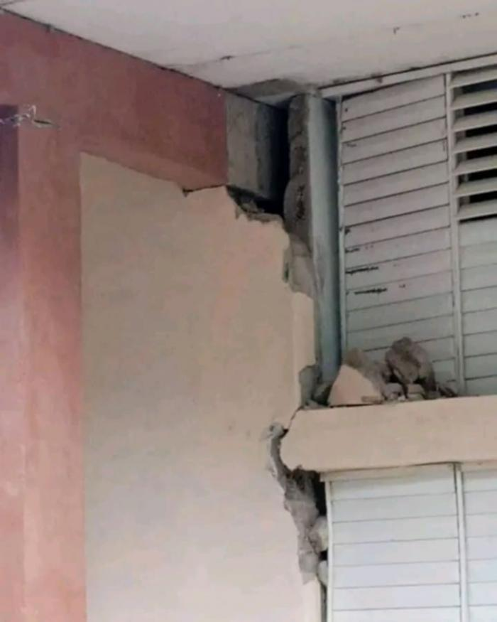 ARodriguezAP's tweet image. Sismo de 6.8 sacudo #orientecubano y genera alarma en la población pero no se reportan víctimas. Daños menores en edificios en la provincia de #Granma.  #Cuba 

es-us.noticias.yahoo.com/sismo-magnitud….