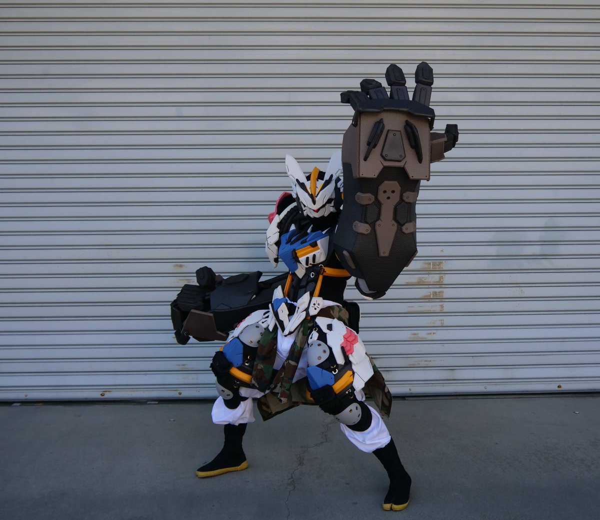 BKgGInadKnIe3af's tweet photo. #デザフェス60 #RDLab
当日は画像の大型ムラサメギア3種類も提示します!!
スペース的に装備体験は難しいですが是非見に来てください👍️ https://t.co/khckl6VcGt
