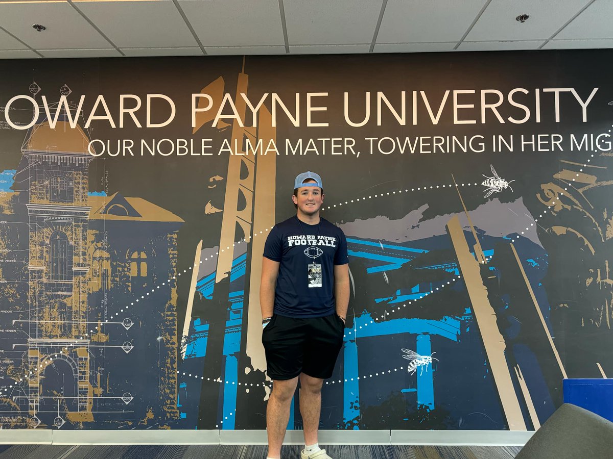 EasonJaxon's tweet photo. Enjoyed my visit to @HPUFootball and meeting everyone @CoachHuey @CoachRCollins @CoachBachtelHPU @CoachGainesRec @CS_Fball @TheCoachBeatty https://t.co/91fWP6BrrD