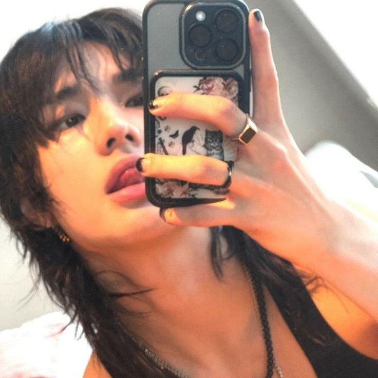 aye 𔘓 aus tweet media