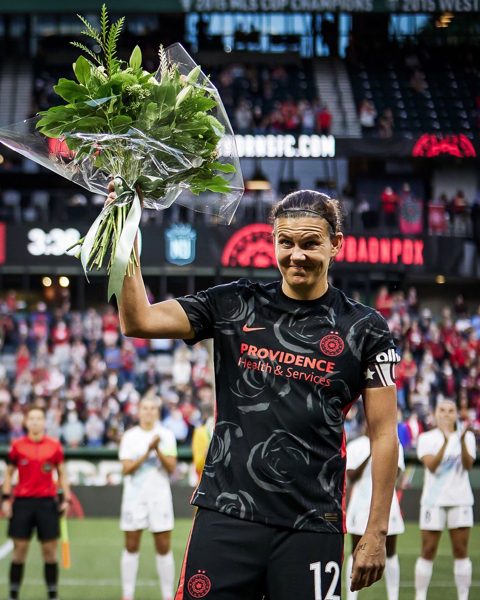 Portland Thorns’ loss means Christine Sinclair played her final match.

1x Olympic gold
2x Olympic bronze
2x WPS Championship
3x NWSL Championship
2x NWSL Shield 
1x NWSL Challenge Cup 
International football’s all-time top scorer (190)

Legend of the game 👏🐐