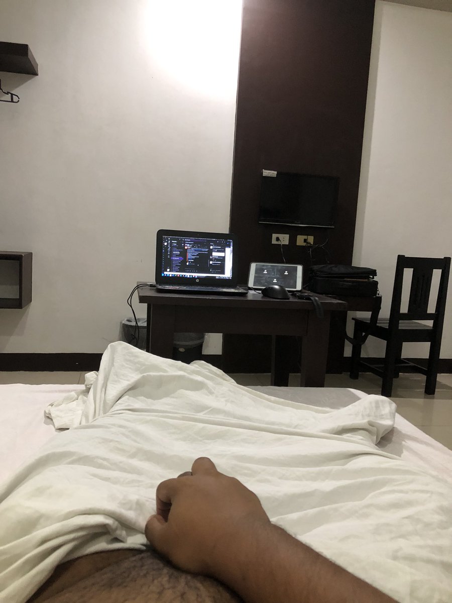While working 😂