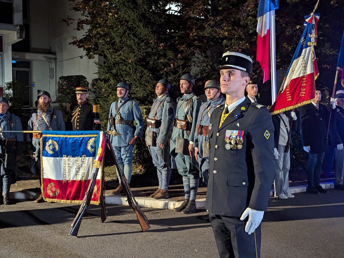 DMD_42's tweet photo. Hommage aux stéphanois morts pour la France, rallumage de la flamme, remise du fanion aux cadets par @Prefecture42, honneurs aux 38 et 238eme RI #VotreHistoireNotreHistoire @Defense_Sud_Est @saint_etienne_ 🇫🇷🔥🫡 https://t.co/owVDSYCjOi