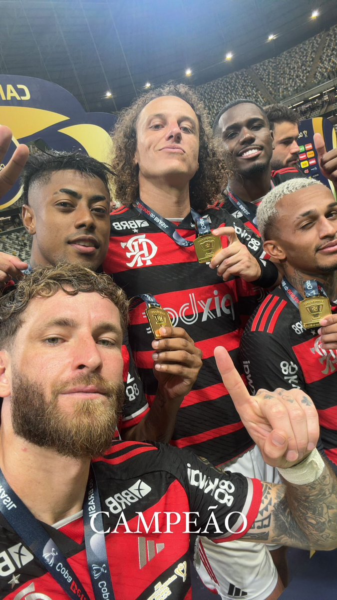 meuzoioazul's tweet photo. Clube de Regatas do Flamengo, pentacampeão da Copa do Brasil. 

Segue o 🧶 de fotos.. https://t.co/rTSJBboNZf