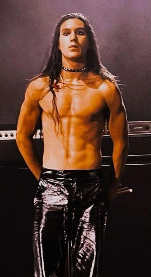 💕Mae ✨ (@jannehugh3s) on Twitter photo 