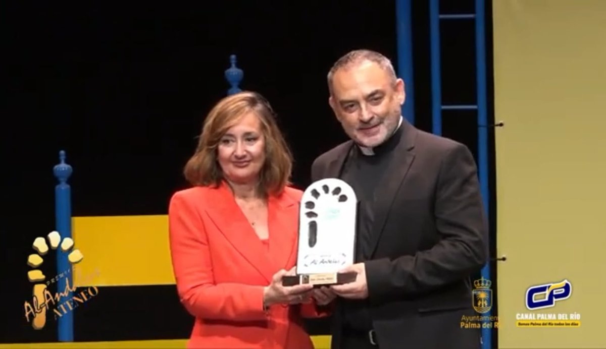 jsanchezadalid's tweet image. Ayer fue un día feliz para mí. Recibí el Premio de Literatura Al-Andalus Ateneo 2024 en Palma del Río, en las preciosas tierras sembradas de naranjos de mi amada Córdoba.
La palabra Al-Andalus está unida a mí obra literaria desde sus inicios. Motivo pues de doble alegría.