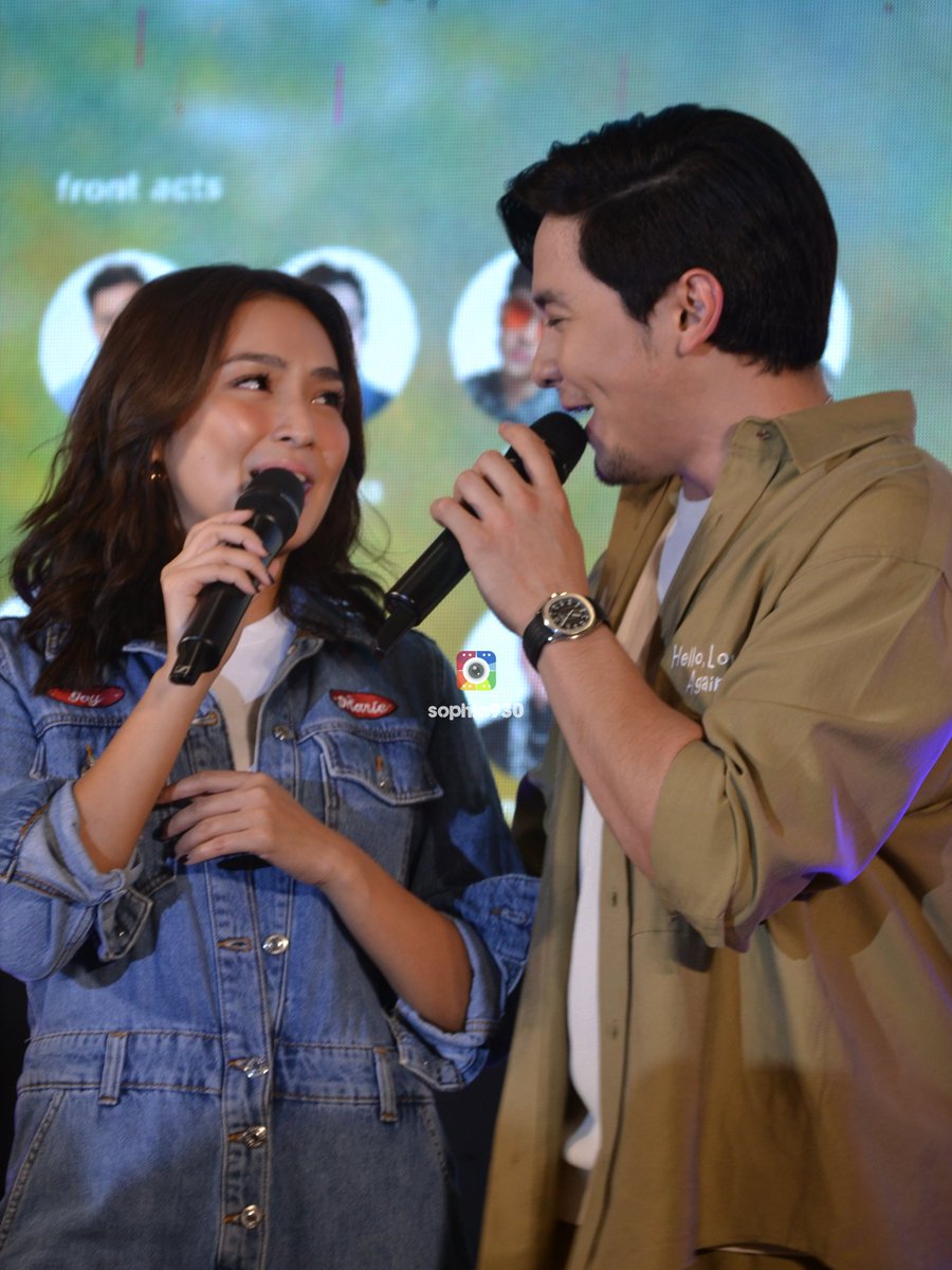 sophia_930's tweet photo. The last leg of the #HelloLoveAgainTour
Nakaka-senti. Mamimiss ko ang pakikipaglaban sa mga ulo, celfone at led. Haha. Pero, di pa dito natatapos ang lahat. Lalaban nman tyo ng pilahan sa mga sinehan. 2 days na lang!
#HelloLoveAgain
#ALDENRichards
#KathrynBernardo https://t.co/tF6n8norj5