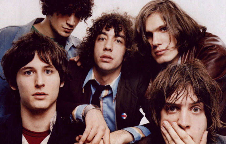 Kithurst_Close's tweet image. THE STROKES.  &quot;New York City Cops&quot; (MTV 2$ Bill concert) 
youtu.be/c_ypxE1_Nlg?si… 
#TheStrokes 🎶  #IsThisIt 💿

(*Disclaimer:  I like NYC PD!)