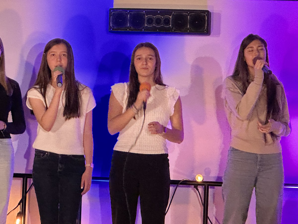 ThisIsWAU's tweet photo. On Friday, November 8, during the WAU Gateway Church vespers service, also referred to as Friday Night Live (FNL), youth from Spencerville Church led the praise and worship. It was wonderful to have them join us in worship. Come and worship with us! #ThisIsWAU #GatewayToService https://t.co/N5FzJ6RZMd