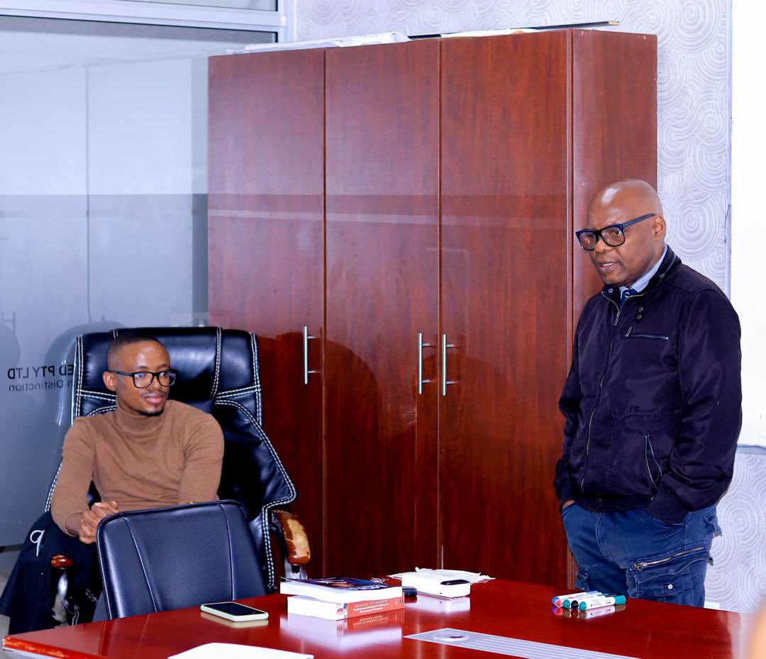 ParkGreyIP's tweet photo. BUILDING BOTSWANA’S FUTURE ECONOMY THROUGH INTELLECTUAL PROPERTY
As part of our growing mission we had the pleasure of collaborating with Mogobe Nuggets of Wisdom  mentorship program for entrepreneurs, to upskill mentees on IP asset commercialization. Exciting time ahead! 🚀🇧🇼 https://t.co/HfITNtZBed