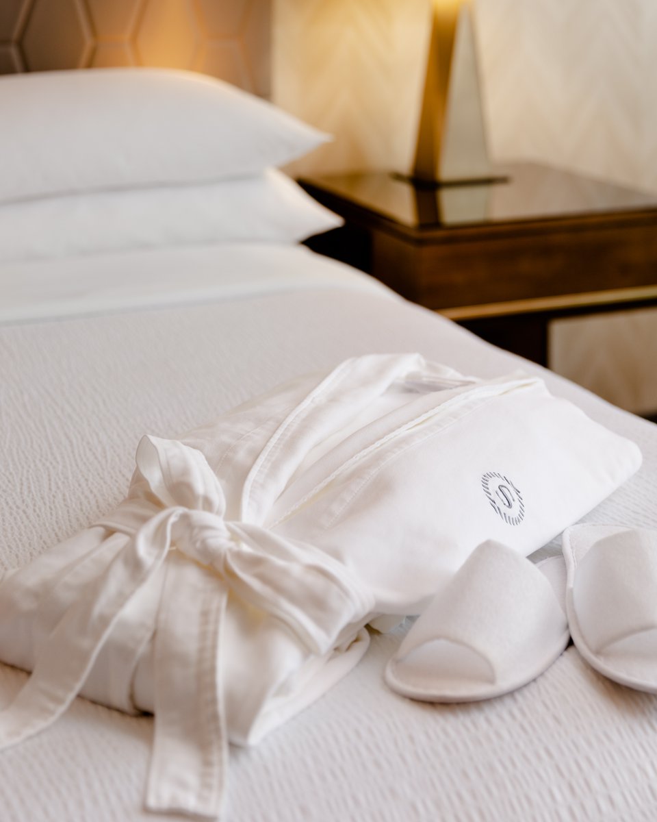 Welcome to your home away from home! The smiles start at check-in at Sheraton Vancouver Guildford Hotel. Your perfect Surrey getaway awaits. 🌟 

#SheratonGuildford #WelcomeToSurrey #SVGHospitality #ExploreSurreyBC