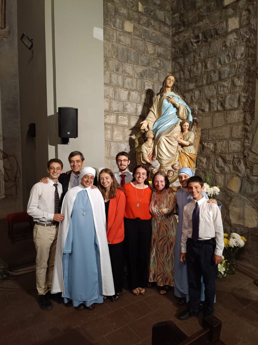 María Ester ن tweet media