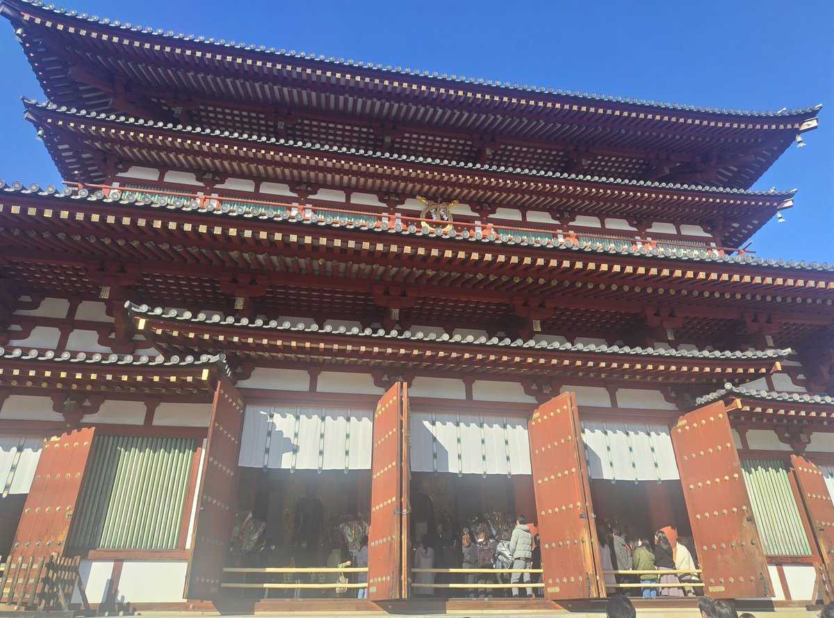 KenyaUmi100's tweet photo. 還暦を迎える今年は月に一度、龍にまつわる社寺を巡ります

辰年還暦龍神巡り①
1月14日 薬師寺(奈良市)
残念ながら写真NGでしたが、秘仏の難陀龍王像が特別拝観できました
双龍図屏風は迫力満点です

この薬師寺では8月に工藤静香さんのコンサートが行なわれました
粋なことをしますね
♯薬師寺 https://t.co/mBYbfW5U00