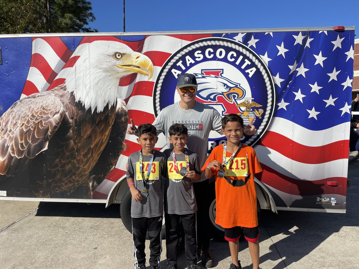RiverPinesPE's tweet photo. Winners from the zombie race

Boys 
Omar Gaytan- 3rd place

Girls
Mila Rodriguez-1st place
Arienne Cummings- 2nd place
Victoria Guzman- 3rd place https://t.co/QDknmSP782