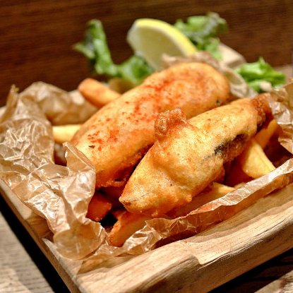 KanejinFC's tweet photo. KANEJIN's Fish uses cod from Hokkaido Japan.
Light and crispy, yet fluffy inside.
Also recommend adding our homemade tartar sauce (sold separately).
Eating in, also offer Uber Eats and takeaway available.
Phone number: 03-5811-1742 https://t.co/97loGo9Wu7