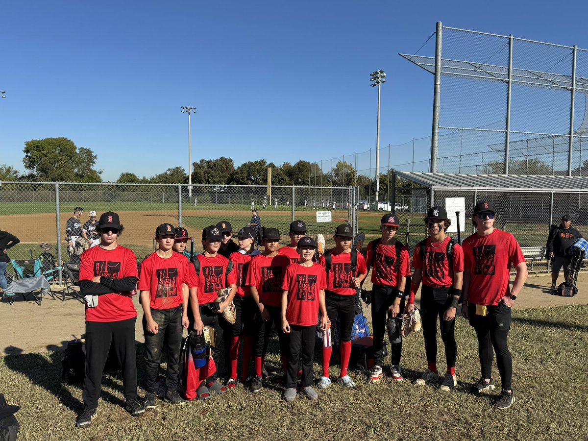 DBLONES2025's tweet photo. Enjoyed a weekend coaching the future of @ELK_Baseball with teammate @J_Carter43 in the local Middle School Matchup Tournament. Great job guys. https://t.co/FbLuVkQLjw