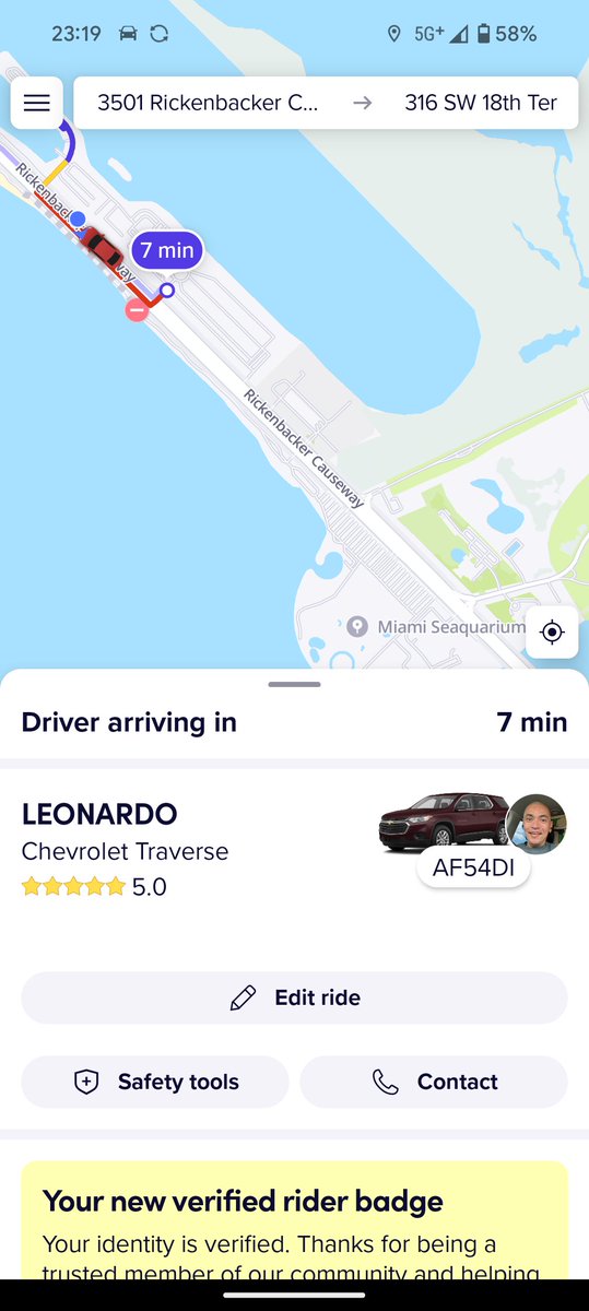 TheBigDumbMan's tweet photo. @lyft done with your terrible service https://t.co/PZ3fCLhrq0