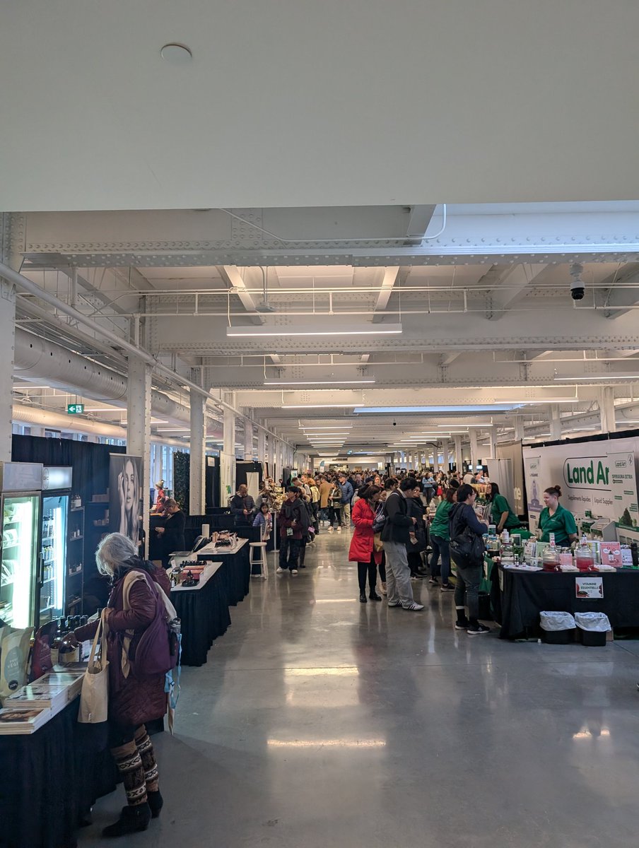 yansanmo's tweet photo. Festival végane de Montréal 2024 #montreal #vegane #vegan #fvmtl https://t.co/2NqfjAuGvH
