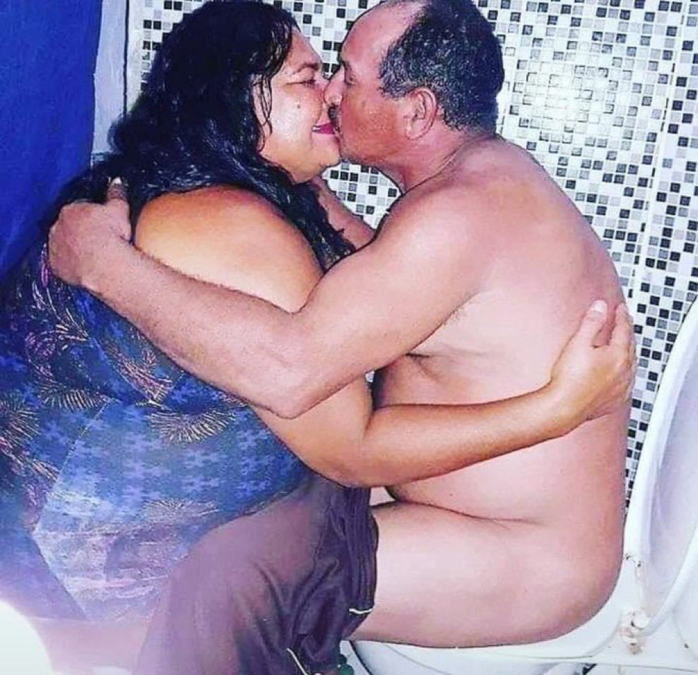ElChocoflan's tweet photo. Ayer soñé contigo. 
Que soñaste?
No me acuerdo: https://t.co/y9N6hyM0Qn