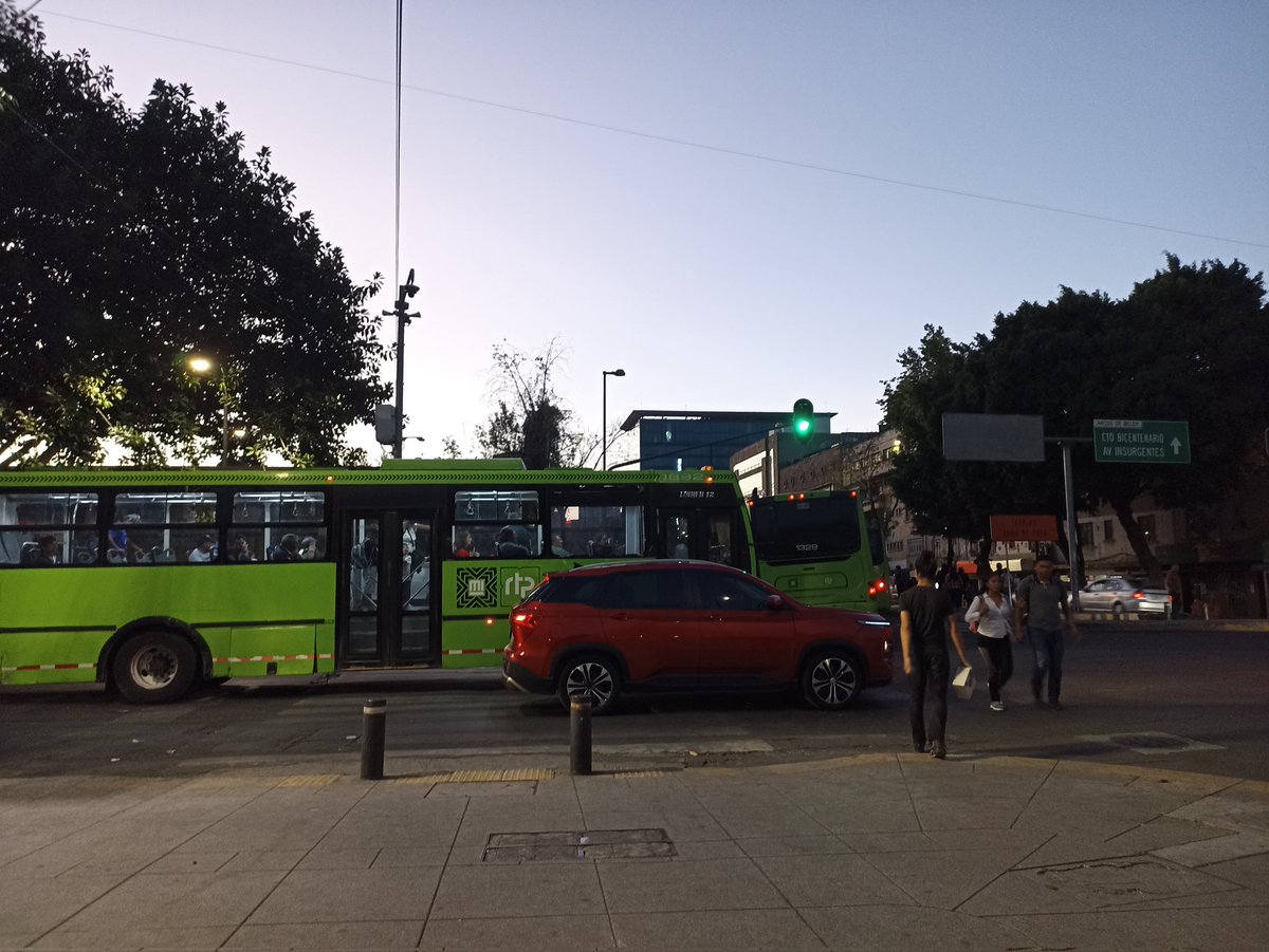 Ecs0000's tweet photo. Dr. Vértiz y Arcos de Belén
Nunca se respeta el semáforo por los automovilistas, motociclistas ni transporte público.
Pueden solucionarlo?
@UCS_GCDMX @LaSEMOVI https://t.co/pj1yaXkNqG