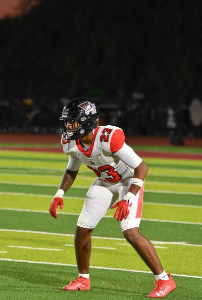 Recruiting Page updated at arizonavarsity.rivals.com/news/gridiron-… with 3 commitments plus offers for 36 players over the past 11 days.  NAU now up to 8 in-state commits and just north of there, Utah Tech picks up a linebacker to build its defense around.