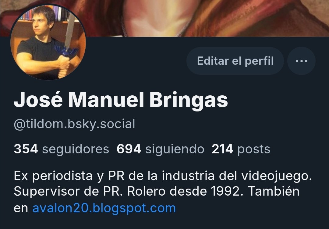 Aprovecho la nocturnidad para recordaros que ya no posteo por aquí,  que me he mudado a cielos más azules y que ya no tengo dividido el perfil rolero del perfil personal.