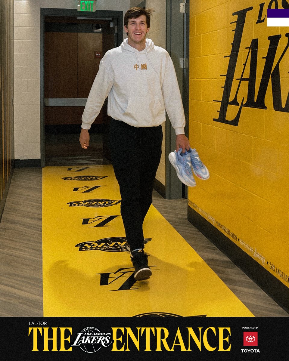 Lakers's tweet photo. Fresh fits

@ToyotaSoCal x #LakeShow https://t.co/fKawakPapE